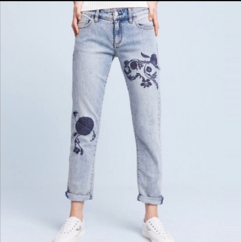 Anthro Pilcro Floral Embroidered Hyphen Jeans